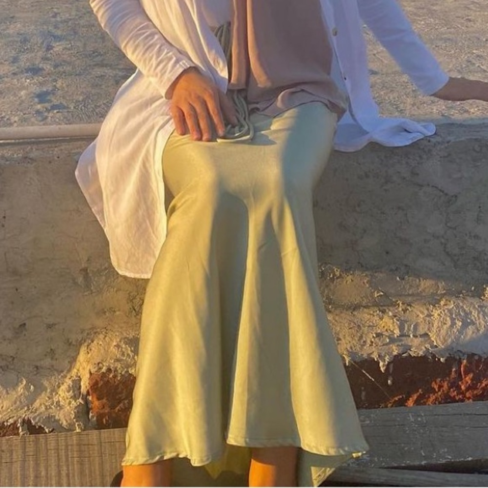 Maxi satin skirt- light green